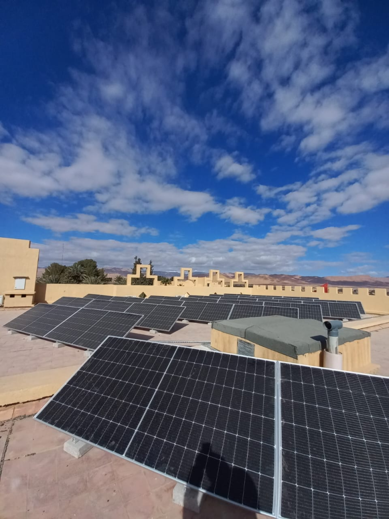 TRAVAUX D’INSTALLATION DE SYSTEME PHOTOVOLTAIQUE POUR LES BATIMENTS DE LA CIRCONSCRIPTION JUDICIAIRE D’ERRACHIDIA 1ER TRANCH